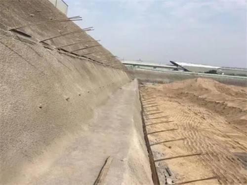 路北河道边坡加固